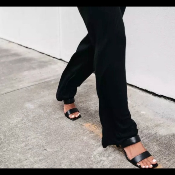 VINCE CAMUTO ASLEE TWO-STRAP MULE - Picture 3 of 6